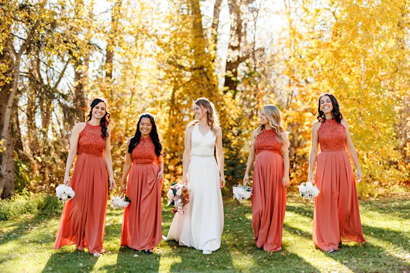 Fall wedding ideas bride and bridesmaids