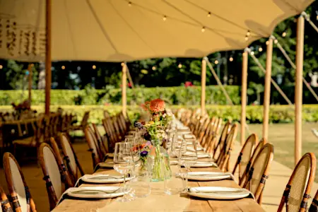Outdoor wedding ideas: tent wedding